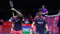 “Saya tentu kecewa dengan diri sendiri. Saya tentu tidak mau bermain seperti itu. Setelah ini saya harus instrospeksi diri sendiri. Tadi di lapangan saya berteriak karena saking geregetnya untuk menyemangati diri sendiri agar saya bisa bangkit lagi,” kata Fajar Alfian. Foto: Dok. PP PBSI