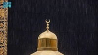 Berdasarkan Pusat Meteorologi Nasional setempat angin kencang dan hujan sedang hingga lebat serta hujan es akan melanda di beberapa wilayah Jazan, Aseer, Al-Baha, Makkah, dan Madinah pada Kamis kemarin. Foto: Saudi Press Agency