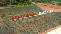 Bendungan itu memiliki kapasitas tampung sebanyak 42,31 juta meter kubik (m3). Sementara luas genangannya sebesar 2.217 Hektar (Ha), dengan tinggi mencapai 22,5 meter. Bendungan yang memiliki konstruksi tipe urugan ini mempunyai panjang puncak mencapai 321,76 meter. Sedangkan lebar puncak puncaknya sepanjang tujuh meter.