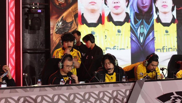 Babak reguler season MPL ID S14 pekan ketiga akhirnya akan segera dimulai. Para penggemar bakal disuguhkan dua pertandingan menarik, antara Fnatic Onic Vs Geek Fam.