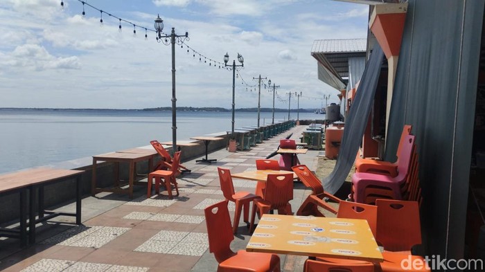 Kawasan Kuliner Pare Beach di Kota Parepare.