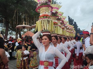 Kunjungan Wisatawan ke Tanah Lot Meningkat