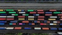 Perusahaan kereta Canadian National dan CPKC sama-sama sedang menghadapi perselisihan kontrak dengan serikat pekerja yang mewakili para teknisi, kondektur dan karyawan lain mereka. Jika mereka tidak dapat mencapai suatu kesepakatan dalam perundingan pekan ini, kereta-kereta berhenti beroperasi pada Kamis.  