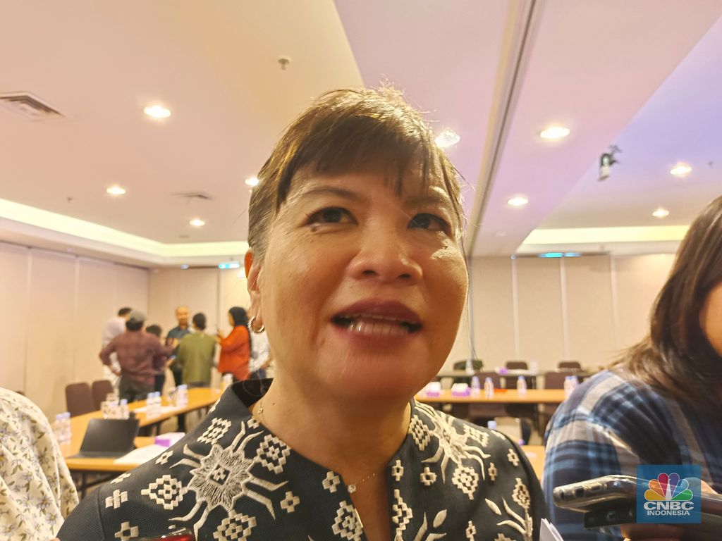 Ketua Umum APINDO, Shinta Widjaja Kamdani saat ditemui di kantor APINDO, Jakarta, Jumat (23/8/2024). (CNBC Indonesia/Martyasari Rizky)