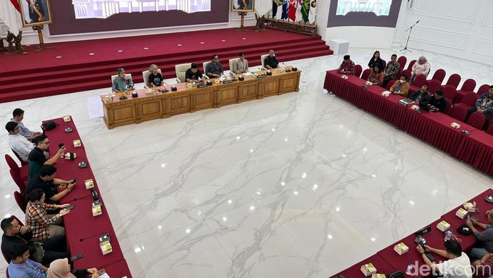 KPU terima audiensi dengan aktivis 98 hingga mahasiswa soak putusan MK