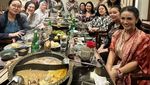 Krisdayanti Makan Bareng Puan Maharani dan Blusukan ke Pasar
