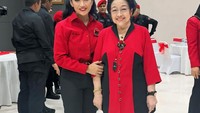 Krisdayanti tak hanya berkarir sebagai penyanyi saja. Ibunda dari Aurel Hermansyah ini juga menjadi politisi yang vokal dan aktif. Foto: Instagram/krisdayantilemos