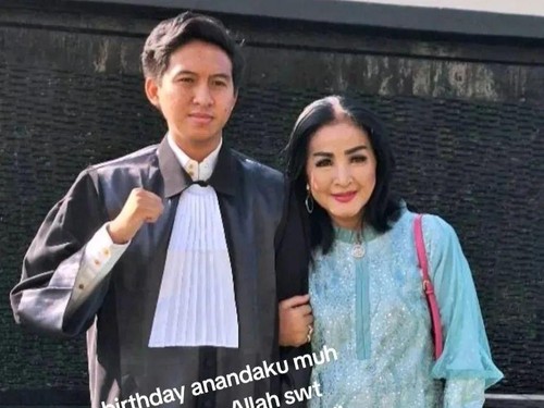 Iqbal Ramadhan, anak Machica Mochtar.