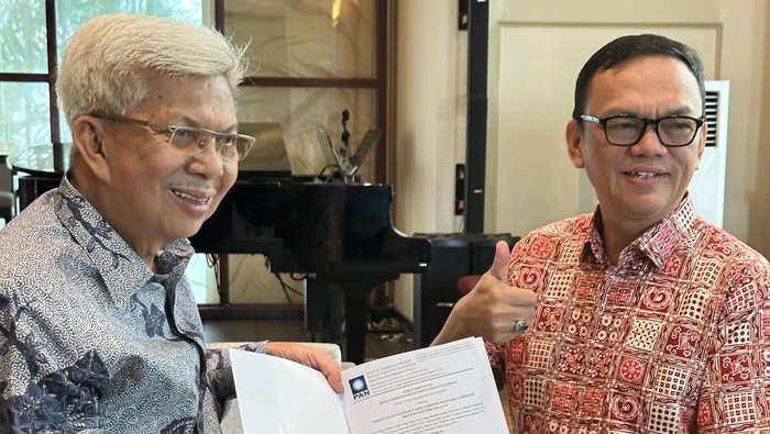 Mawardi terima dukungan PAN yang diserahkan secara simbolis oleh Joncik Muhammad.