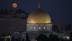 Melihat Penampakan Supermoon dari Kompleks Al Aqsa