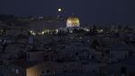 Melihat Penampakan Supermoon dari Kompleks Al Aqsa