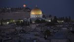 Melihat Penampakan Supermoon dari Kompleks Al Aqsa
