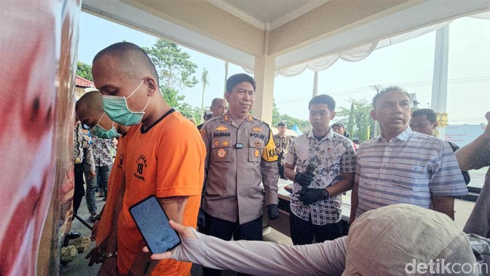 Pelaku penyerangan rumah warga di Sukabumi.