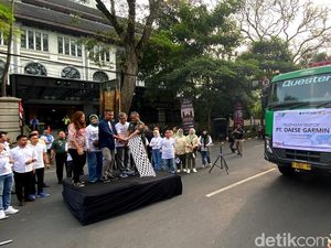 PJ Gubernur Jabar Lepas Ekspor Tekstil ke Amerika Serikat Senilai Rp 2,6 Miliar