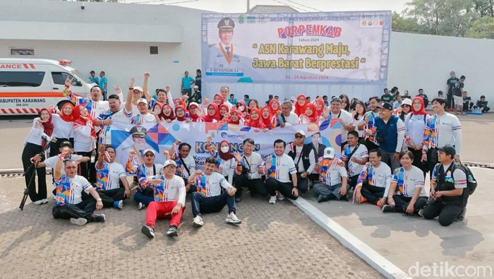 Pembukaan Porpemkab di Lapangan Karangpawitan Kabupaten Karawang