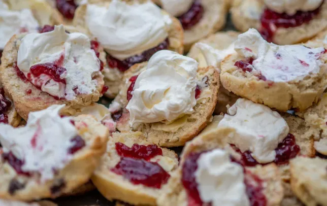 Peneliti Temukan Cara Terbaik Menikmati Kue Scone Saat Ngeteh