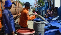 Pemerintah Kabupaten Maros melalui Badan Penanggulangan Bencana Daerah (BPBD) menyalurkan bantuan air bersih sebanyak 30 ribu liter per hari selama 20 hari ke depan ke daerah-daerah yang terdampak kekeringan.  
