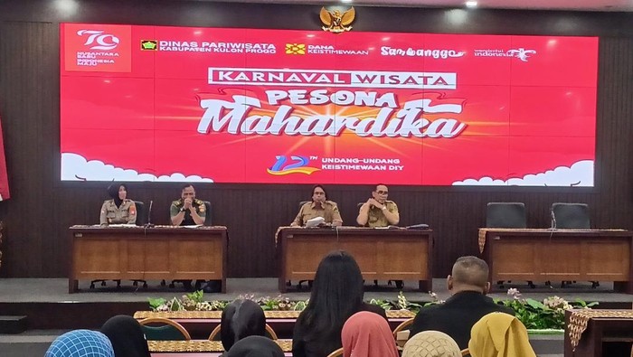 Persiapan Karnaval Pesona Wisata Mahardika di Kulon Progo, Daerah Istimewa Yogyakarta beberapa waktu lalu.