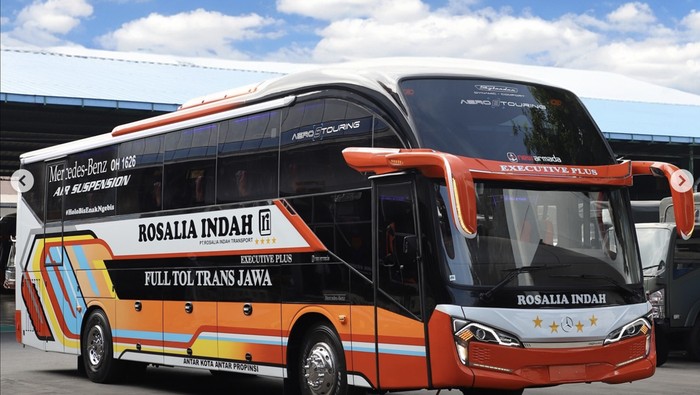 PO Rosalia Indah rilis 10 unit bus baru dengan bodi New Armada dan sasis Mercedes-Benz