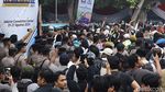 Potret Pelajar Ikut Aksi Kawal Putusan MK di KPU