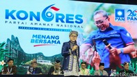 Zulhas yang merupakan Menteri Perdagangan itu resmi memimpin PAN untuk periode ketiganya secara berturut-turut sejak 2015 lalu. Zulhas merupakan ketua umum terlama sejak partai berlambang matahari putih ini didirikan pada 1998 lalu.