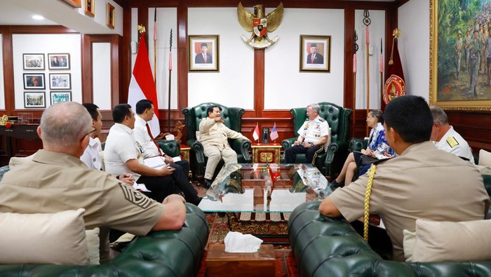 Prabowo bertemu dengan  Komandan Komando Operasi Khusus (Koopsus) Amerika Serikat Jenderal Bryan P. Fenton.