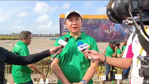 Presiden Direktur Maybank Indonesia Steffano Ridwan di Mangrove Arboretum Park, Denpasar, Jumat (23/8/2024).