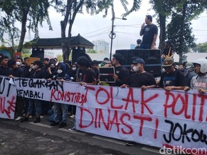 Ratusan Orang Demo di DPRD Sumut, Tuntut Hal Ini