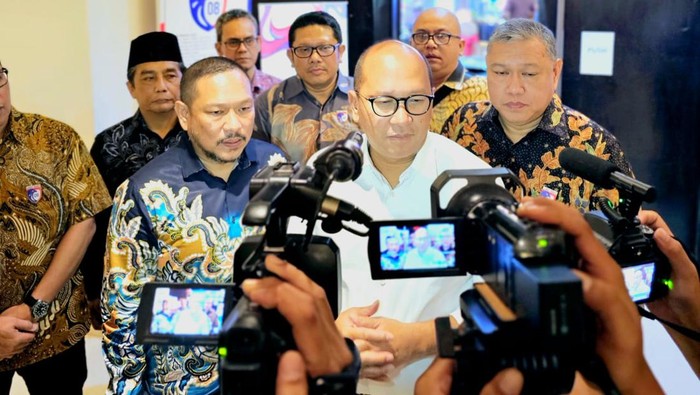 Rosan Perkasa Roeslani dan Fernando Rorimpandey (dok.ist)