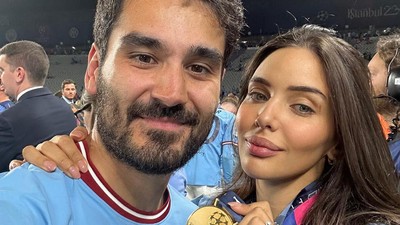 Potret Istri Ilkay Gundogan, Jadi Sorotan Saat Suami Balik ke Manchester City