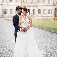 Sara dinikahi Ilkay Gundogan pada 2022. Wanita asal Jerman tersebut memang beberapa kali mengungkap tantangannya berpasangan dengan pemain bola top. Menurutnya memang sulit untuk menghadapi ‘nasib’ suami yang berpindah-pindah dan perubahan padangan orang tentangnya.  Foto: Instagram Sara Guendogan