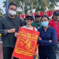 Lewat unggahan di Instagram, wanita 22 tahun ini mengobarkan semangat untuk melakukan perlawanan terhadap ketidakadilan.  Foto: Instagram/@shalimahakim