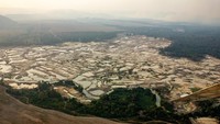 Warga di kawasan sekitar resah dengan tambang emas ilegal yang semakin meluas.  