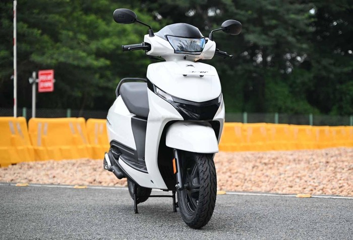 TVS Jupiter 110 baru.