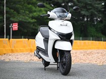 Tampang Motor Matik TVS Seharga Rp 13 Jutaan yang Bagasinya Muat 2 Helm