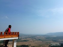 Bukit Panenjoan, Spot Pandang Lengkap di Geopark Ciletuh