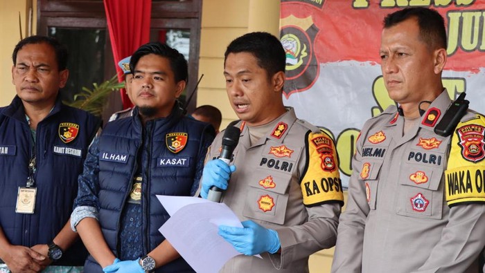 aat Kapolres OI, AKBP Bagus Suryo Wibowo melakukan pers rilis di kasus menonjol di Ogan Ilir