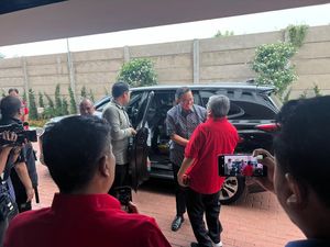 Anies Tiba di DPD PDIP Cakung, Didampingi Tom Lembong
