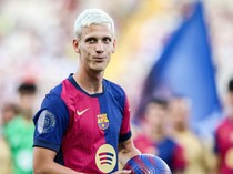 Dani Olmo yang Dibeli Mahal tapi Belum Main untuk Barcelona