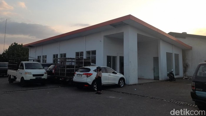 Gedung kosong lokasi penemuan mayat tanpa identitas.