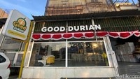 Good Durian telah hadir sejak 2021 menyapa para penggemar durian di Jakarta. Tempat makan durian premium ini juga menawarkan konsep yang nyaman, sehingga pengunjung betah menikmati durian mereka. Foto: detikFood/Yenny Mustika Sari