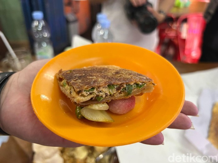 Kenikmatan Bubur Ayam dan Martabak Legendaris di Cikini Sejak 1970-an Kenikmatan Bubur Ayam dan Martabak Legendaris di Cikini Sejak 1970-an