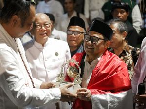 Cak Imin Dianugerahi Bapak Toleransi Penjaga Pancasila oleh Tokoh Bali
