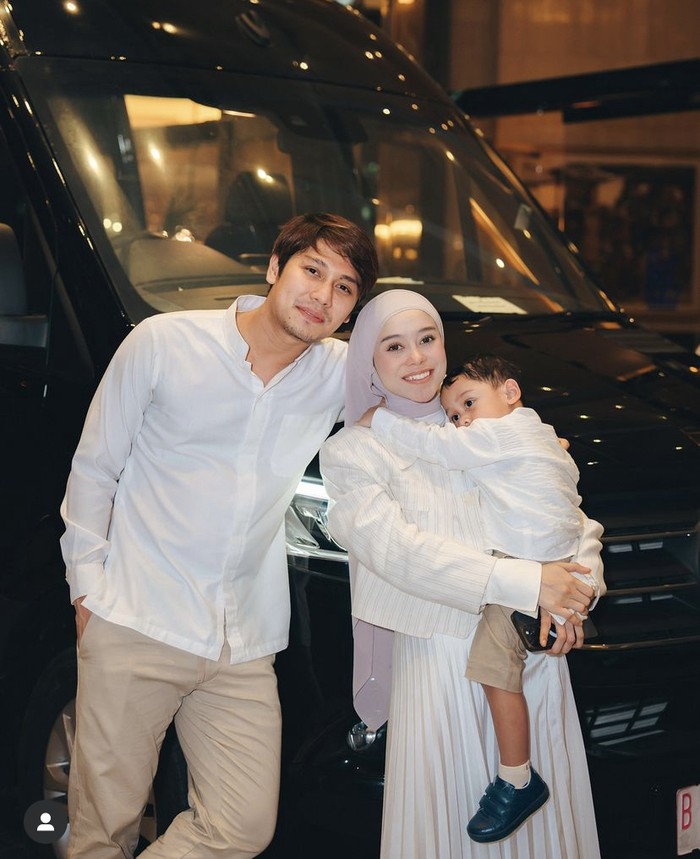 Kompaknya Rizky Billar dan Lesti Kejora Saat Makan Bareng