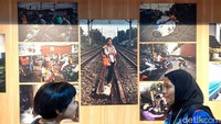 Adapun para kurator yang terlibat dalam penyelenggaraan pameran tersebut adalah Dita Alangkara, Hendra Eka, dan Wahyu Putro.