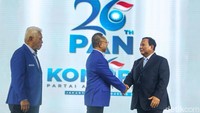 Zulhas mengatakan partainya akan meniru resep Gerindra menjadi partai besar. Dia menuturkan PAN tidak perlu repot mencari cara menjadi partai besar, lantaran cukup hanya meniru Gerindra. Zulhas juga memastikan PAN bakal selalu berada di samping Gerindra. Menurutnya, Gerindra merupakan saudara seperjuangan.
