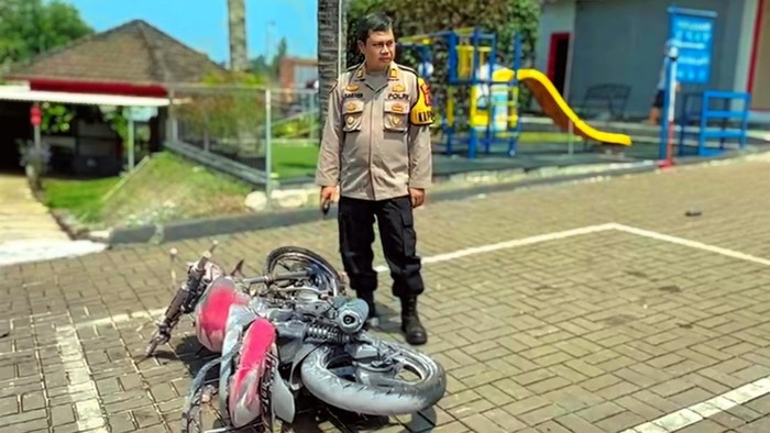 Motor terbakar di SPBU Sukabumi.