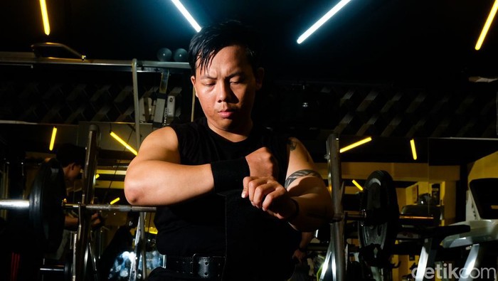 Risiko obesitas masih menghantui penduduk Indonesia karena gaya hidup yang buruk serta tingginya konsumsi gula. Olahraga menjadi salah satu langkah pencegahan obesitas.