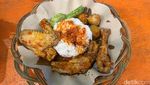 Pedas Gurih! Ini Nasi Oseng Mercon Racikan Cici Cantik di Blok M