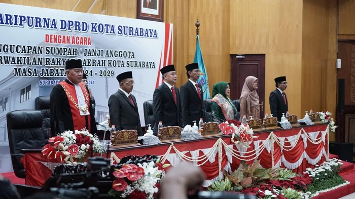 Pelantikan 50 anggota DPRD Surabaya